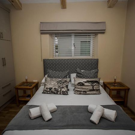 Melk Houte Bosch Manor House Apartamento Swellendam Exterior foto